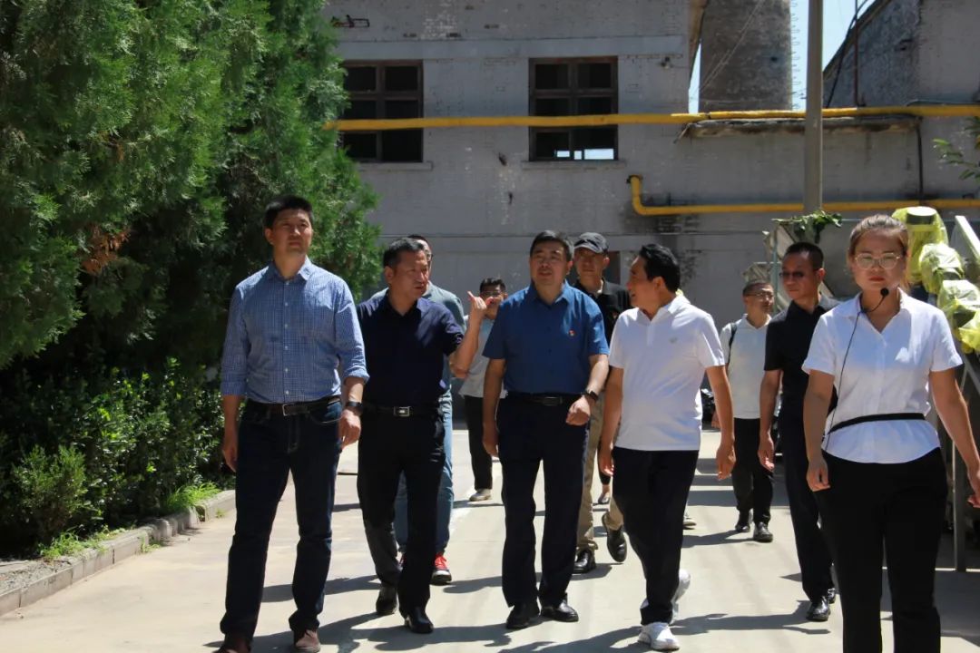 合作共赢，助推发展——物美集团和清华长三角研究院来好色先生TVAPP下载酒厂调研寻求合作机遇